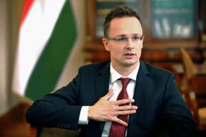 Szijjártó Péter Amszterdamról és a „liberális károgó mainstreamről”