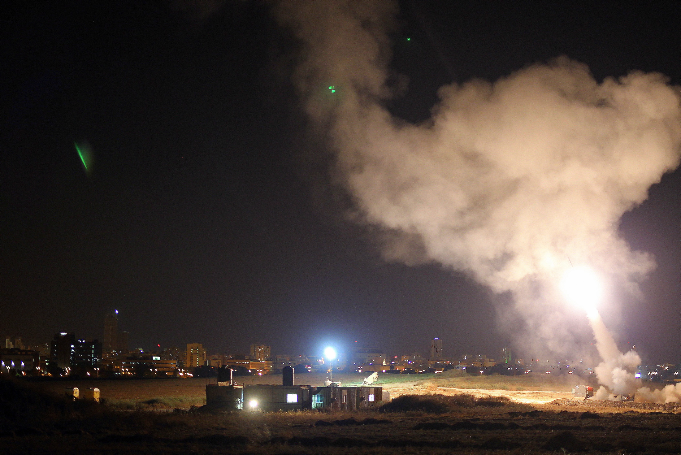 Gázai rakétákkal indult az év Izraelben | Szombat Online