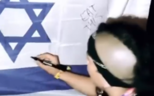 “Izrael nem létezik” – meggyalázták az ország zászlaját a Sziget Fesztiválon