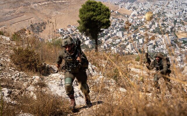 Az izraeli hadsereg pokolgépet telepítő palesztinokat semmisített meg